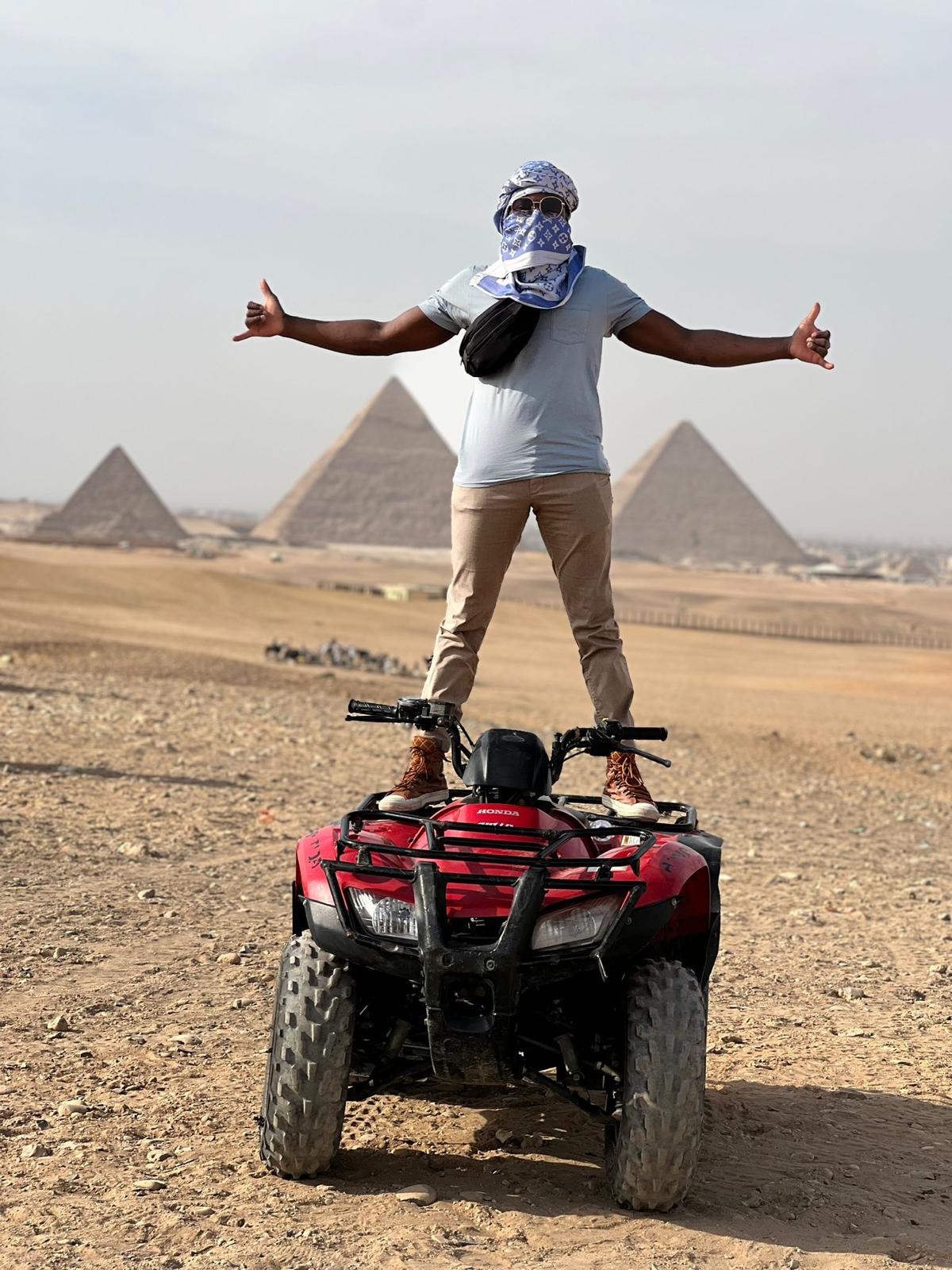 Quad bike Pyramids desert tour